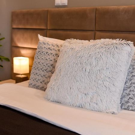 Chic Accommodation With Breathtaking Views Over Calea Victoriei - Your Central Heaven Bucureşti Eksteriør bilde